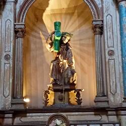 Jesus carrying the cross