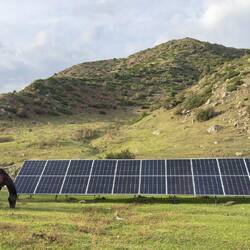 Ein Solar-Pferd - Das Camp versorgte sich autark mit Strom.
