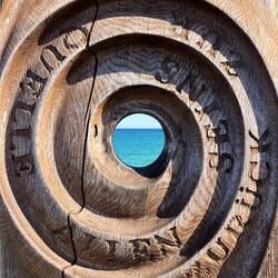 Kunst auf der Brücke...zum Nachdenken