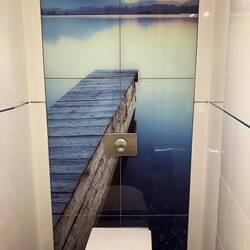 WC mit Aussicht in die Berge