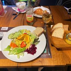 … meine Wahl - Poulet-Curry-Salat garniert … 😋