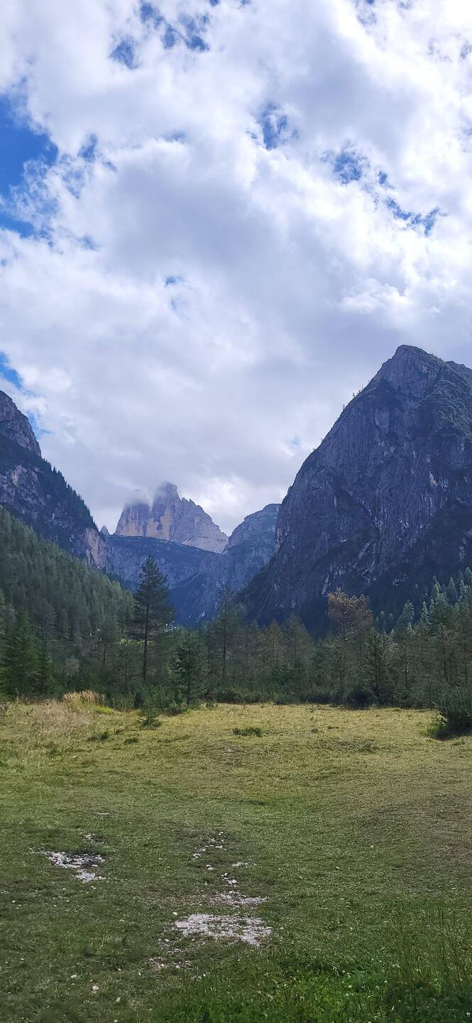 Blick auf die 3 Zinnen die eine Höhe von 3000m haben