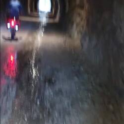 Es gibt einige dieser alten Bahntunnels. Aber keine Angst, alle waren beleuchtet.