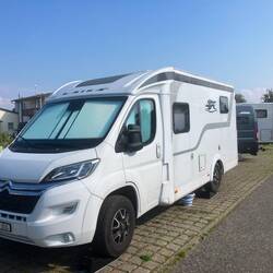 im Reisemobilhafen für 1 Nacht-Parker