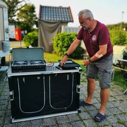 Heute wird gekocht, Outdoor-Küche aufstellen und einrichten
