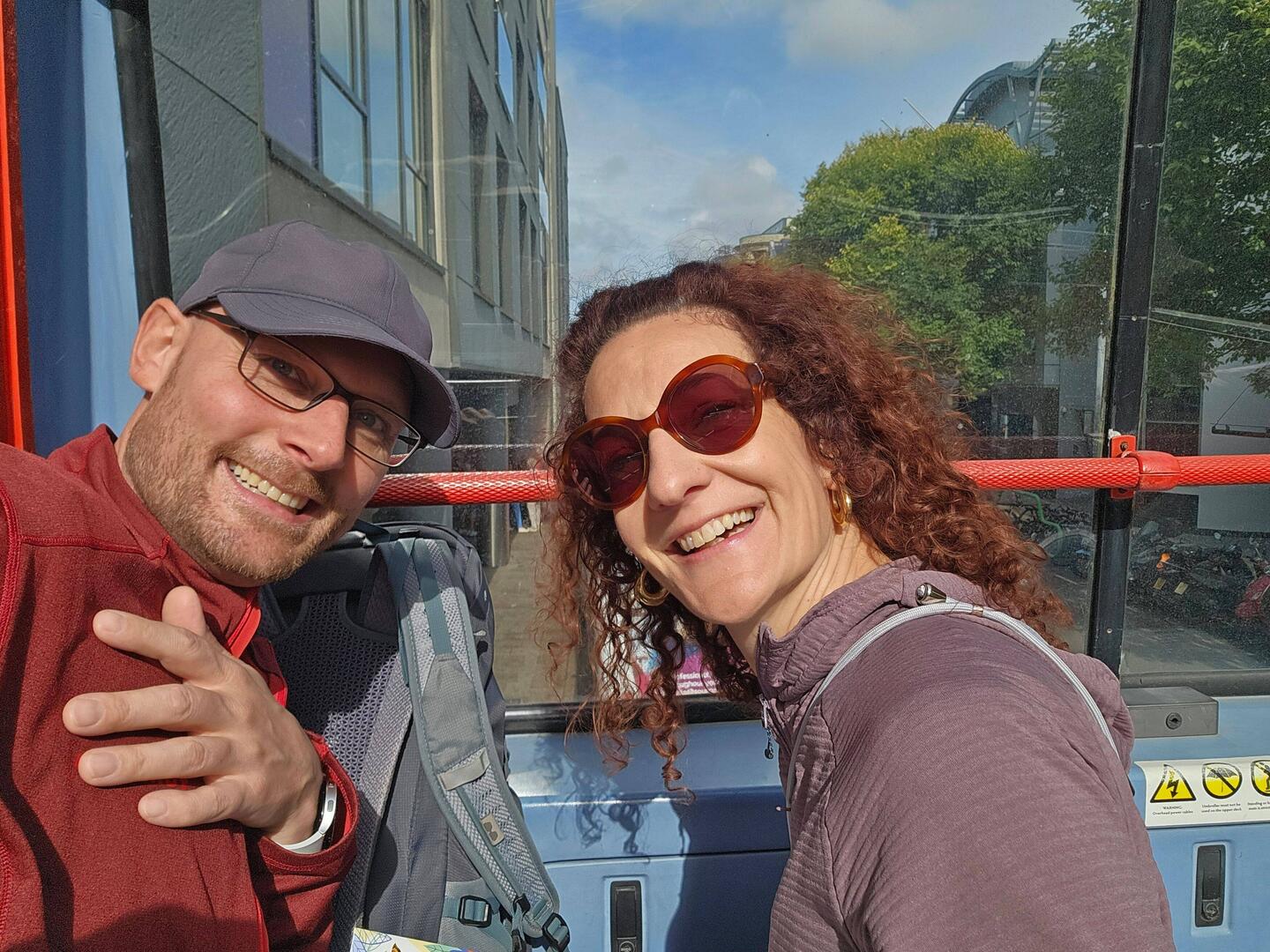 Auf dem Cabrio-Double-Decker-Bus