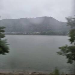Wenigstens fuhr der Zug dem Rhein entlang