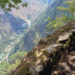Blick auf die andere Seite des Pueblo Machu Picchu