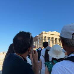 Vassilis qui nous parle du Parthénon