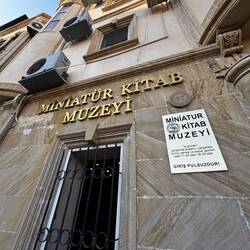 Miniature book museum