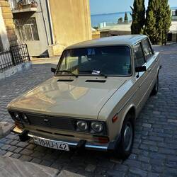 A Lada! Our guide said we'll see a lot more of them once we get into the countryside