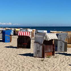 Schöner Sandstrand in der Kieler Förde