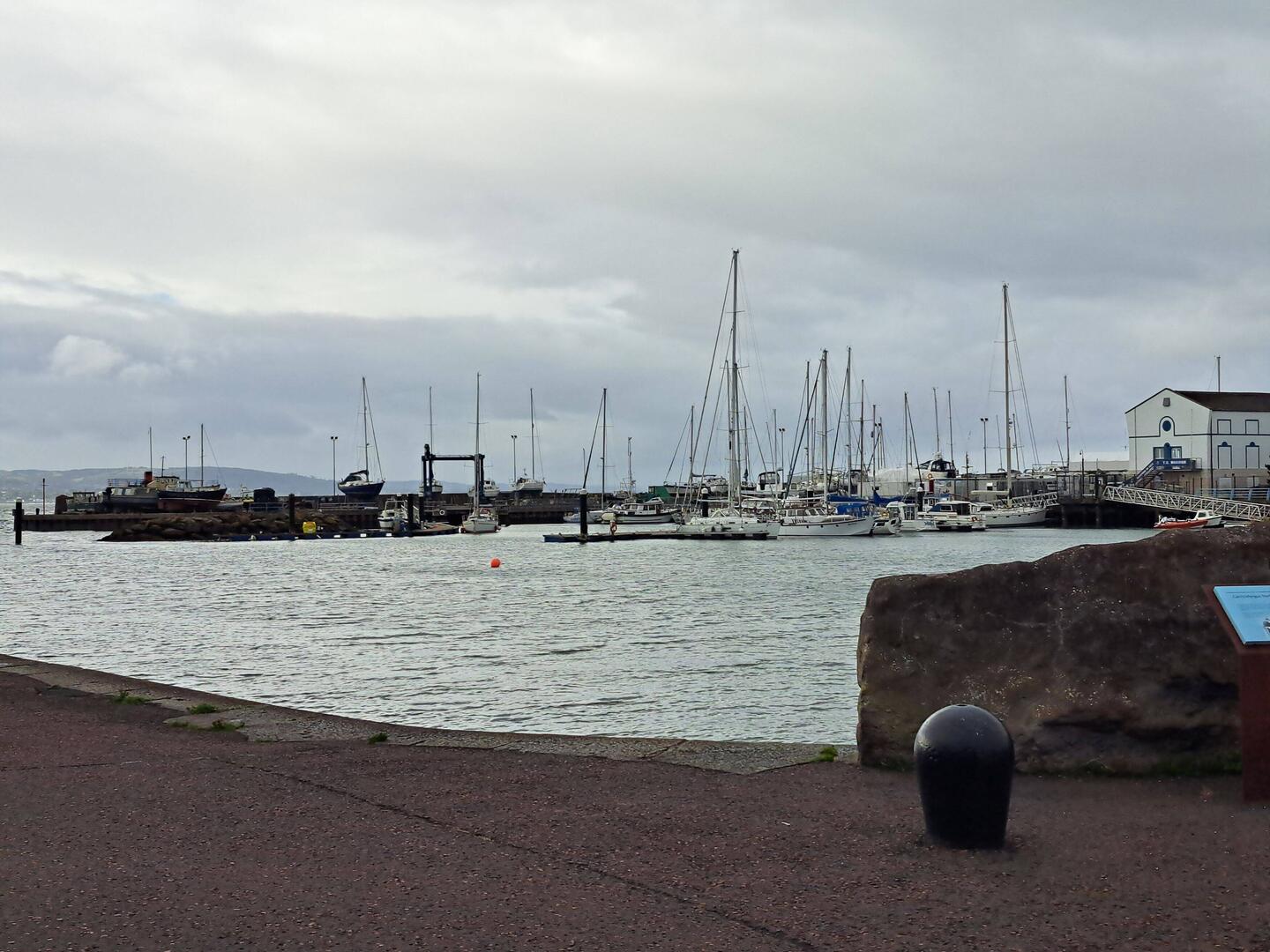 Der neue Hafen von Carrickfergus wurde 1885 von Prinz Albert eröffnet