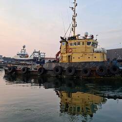 Der Schlepper legte grade ab.