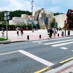 Un recorrido imprescindible para conocer la revitalización cultural de Bilbao.