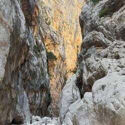 500m ragen die Felsen in die Höhe