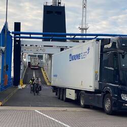 Die Brummis verlassen das Schiff