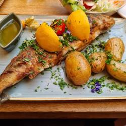 Mein heutiges Abendessen - Forelle ganz gebraten😋