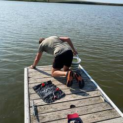 Wir holen Wasser aus dem See