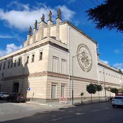 Das Opernhaus. Im Augenblick im Bau