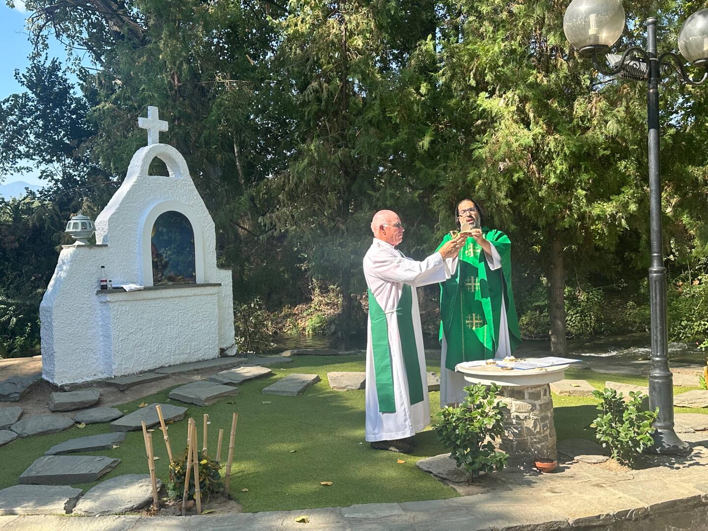 Fr. Rico, assisted by Deacon Mark, celebrated mass in this idyllic outdoor setting