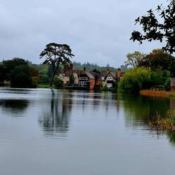 das schönste Dorf Englands im Regen