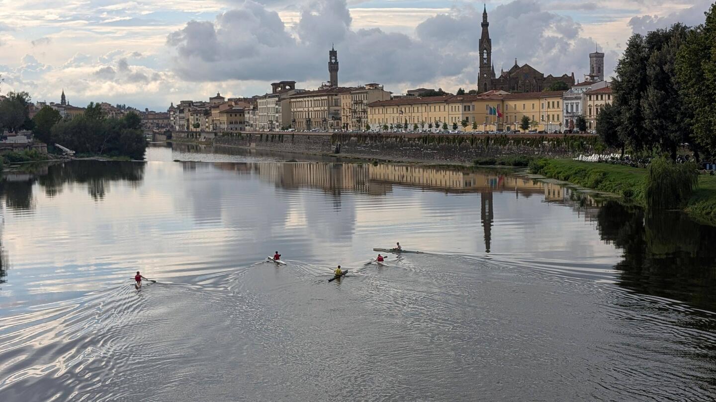 Arno und die Silhouette von Florenz
