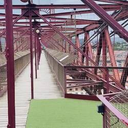 Apto para locales y turistas que buscan historia viva.