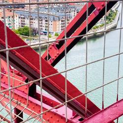 Transporte práctico convertido en atracción turística inolvidable.