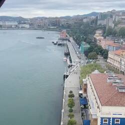 Subiendo en el ascensor hasta los 50 m de altura