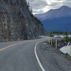 Alaska Highway mit traumhafter Aussicht
