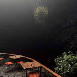 Restaurant in den Vulkanhöhlen