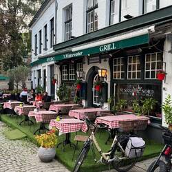 Überall kleine Restaurante