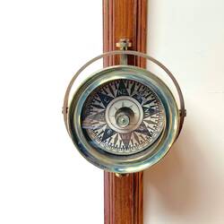 A compass was afixed to the Lounge/Observation ceiling