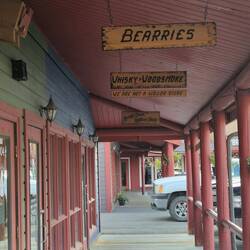 ....liegt ca. 30 km ausserhalb Calgary....