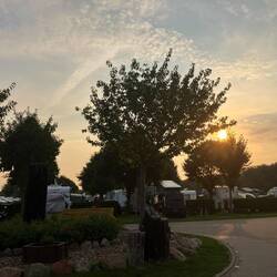 Leicht bedeckt und Regen ist angekündigt🌦️