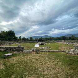 I sam plac centralny z miejscem na kolumnę w centrum