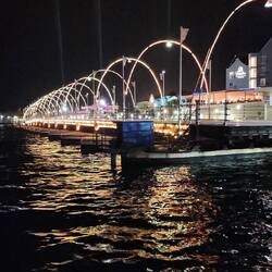 Pontoon bridge