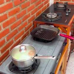 Er bereitete hier mein Frühstück zu