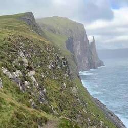 Video of Trøllkonufingur and the crazy wind