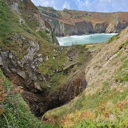 Devil's Hole von der einen Seite