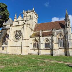 Kirche Notre-Dame aus dem 11. Jahrhundert