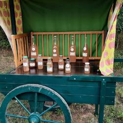 Hier flesje appelpruimen siroop gekocht