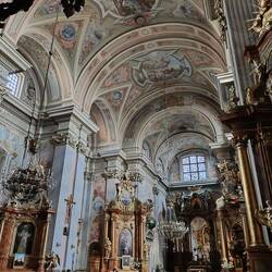 Eine der vielen Kirchen und eine von nur dreien, die im 2. WK nicht beschädigt wurden.