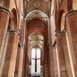 Leer, aber imposante Grösse