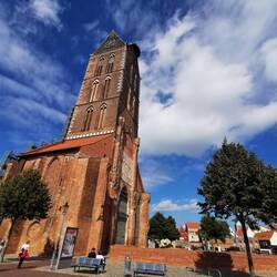"Turm ohne Schiff" 1250-1549 erbaute Marienkirche. 1945 zerbombt, nur der Turm blieb verschont