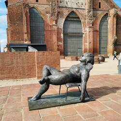 Kunst in der Kirchenruine der Marienkirche
