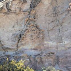 ... und überhaupt die ganzen Felsen waren früher sicher unter Wasser
