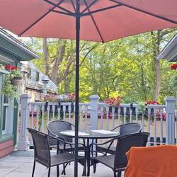 Terassa vum Hotel - üses Zmorga-Plätzli