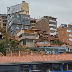 Gerade mit dem Nachtbus angekommen. Der erste Blick auf Cusco.